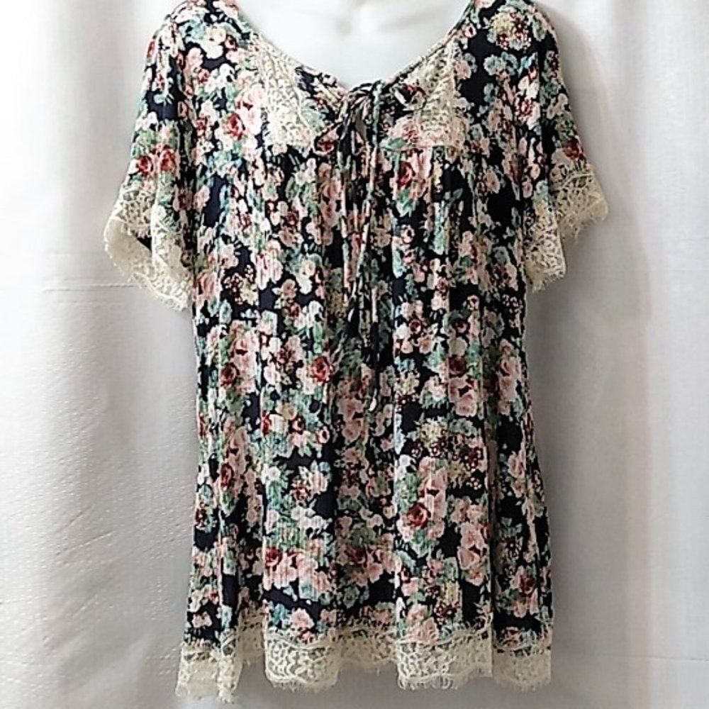 Easel Pink & Navy Floral & Lace Short Sleeve Gauze Blouse
